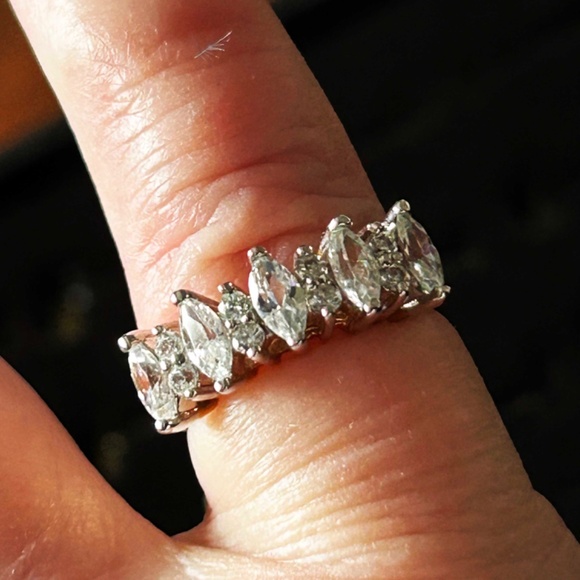 14kt GOLD PLATE RING, 9 MARQUIS CUBIC ZIRCONIAS, SIZE 6, TWO STONE SIZES, PRONG - Picture 3 of 3
